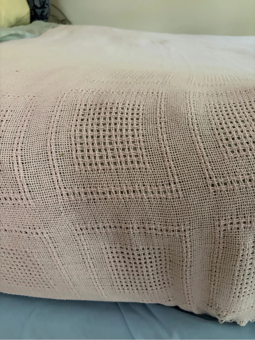 Light Pink 100% Cotton Queen Sized Blanket - Soft Patterned Blanket
